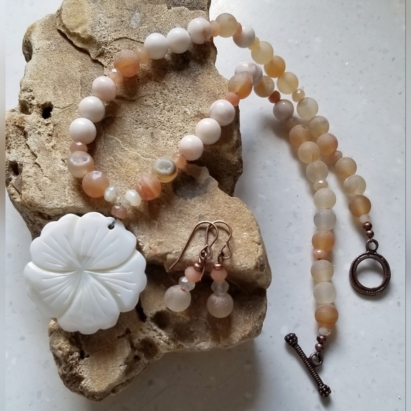 Handcrafted Mother of Pearl with Druzy & Peach Moonstone Necklace Earring Set - Picture 2 of 7
